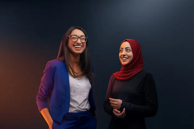 Duas mulheres sorrindo, padrões éticos, GSK
