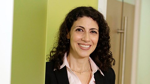Evelyn Lazaridis, Diretora Médica de Farma