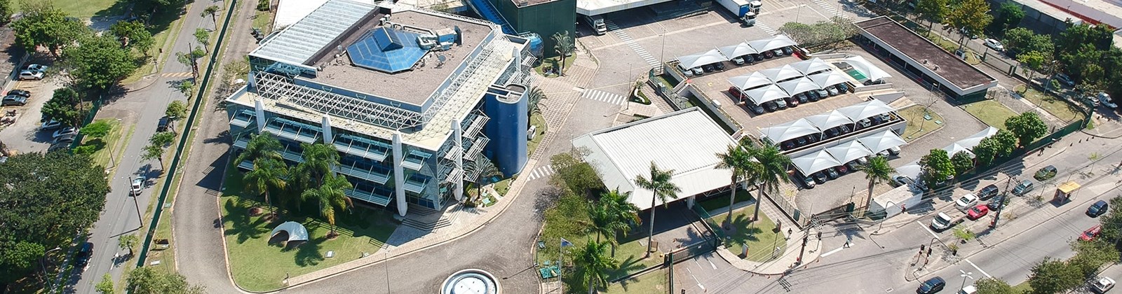 Visão aérea Sede administrativa GSK e Fábrica