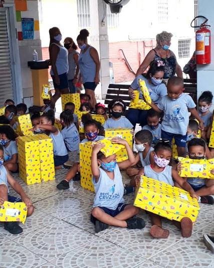 Responsabilidade Social Natal Solidário Crianças Com Presentes